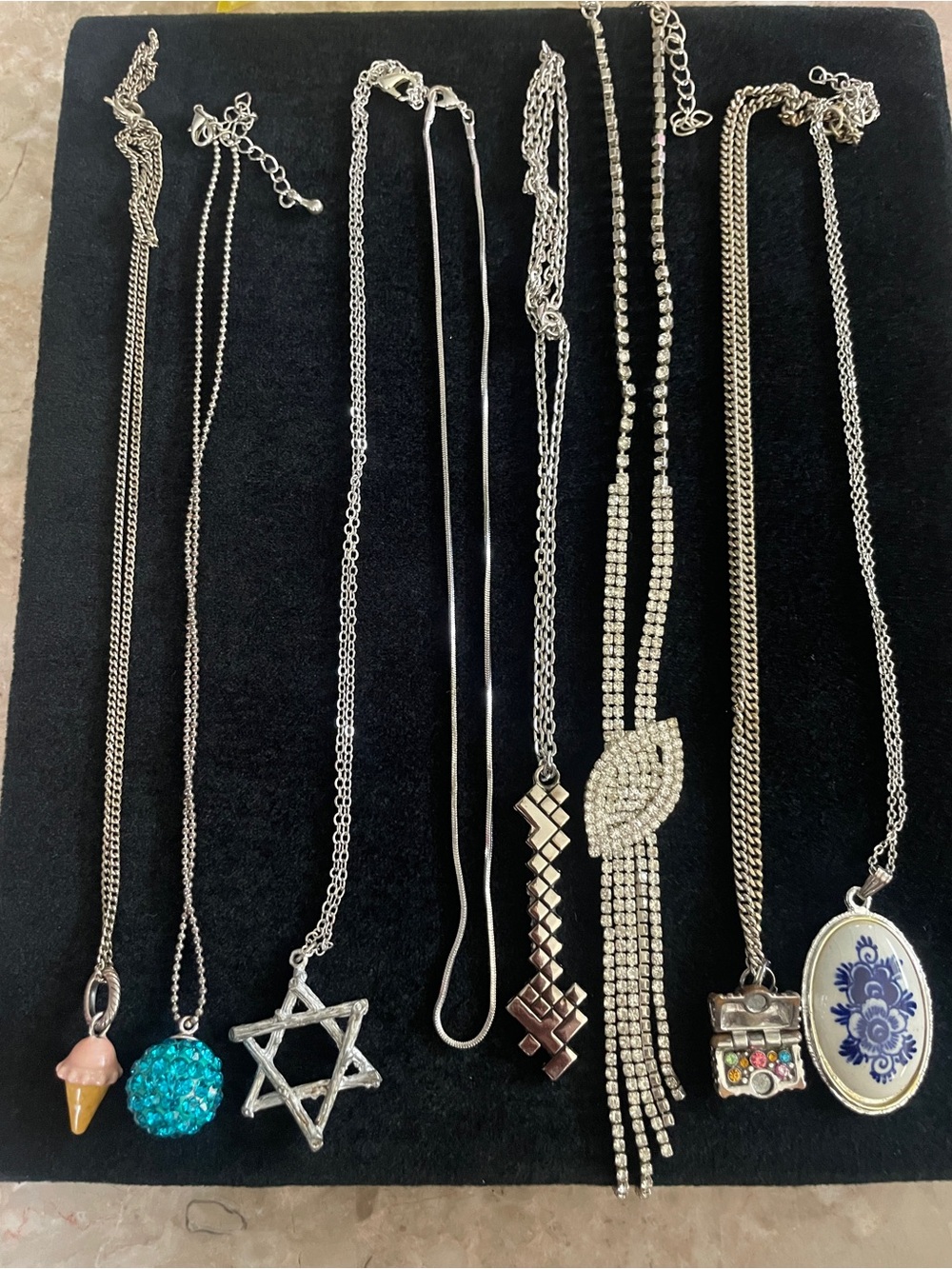 Lot of 8 vintage necklaces silver-tone!  . Chest with jewels, rhinestone ect!